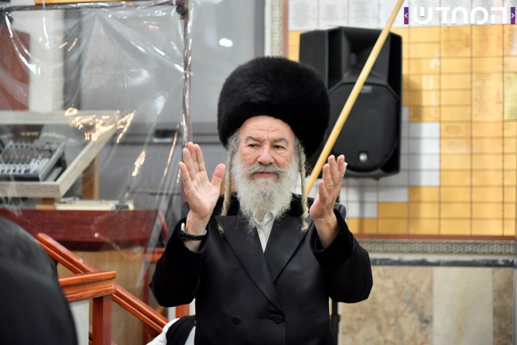 וּמִשֶּׁפַע מִצְוַת תְּפִלִּין שמחת הבר מצווה בחצר הקודש אשלג