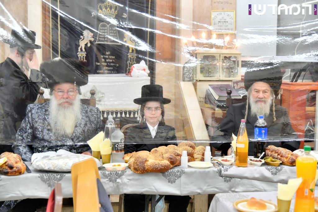 וּמִשֶּׁפַע מִצְוַת תְּפִלִּין שמחת הבר מצווה בחצר הקודש אשלג