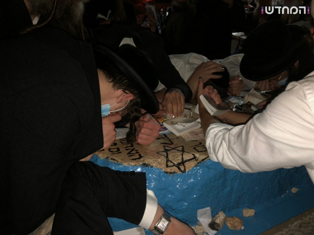 גלריה: הילולת ה'אור החיים' בהר הזיתים •צפו