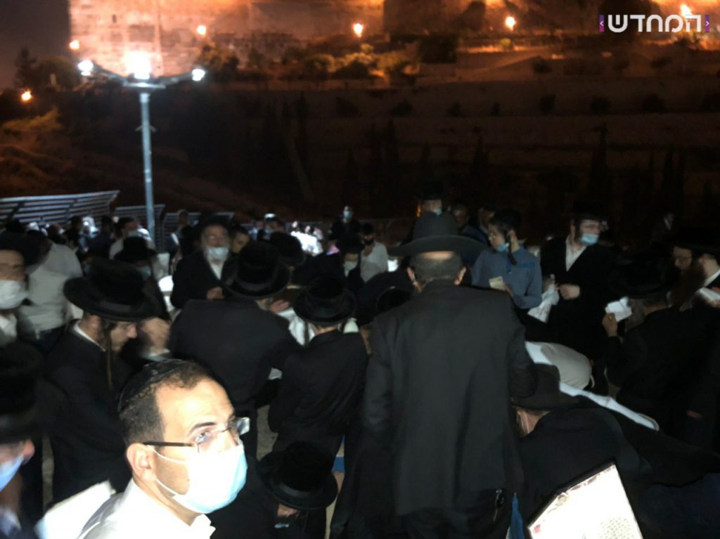 גלריה: הילולת ה'אור החיים' בהר הזיתים •צפו