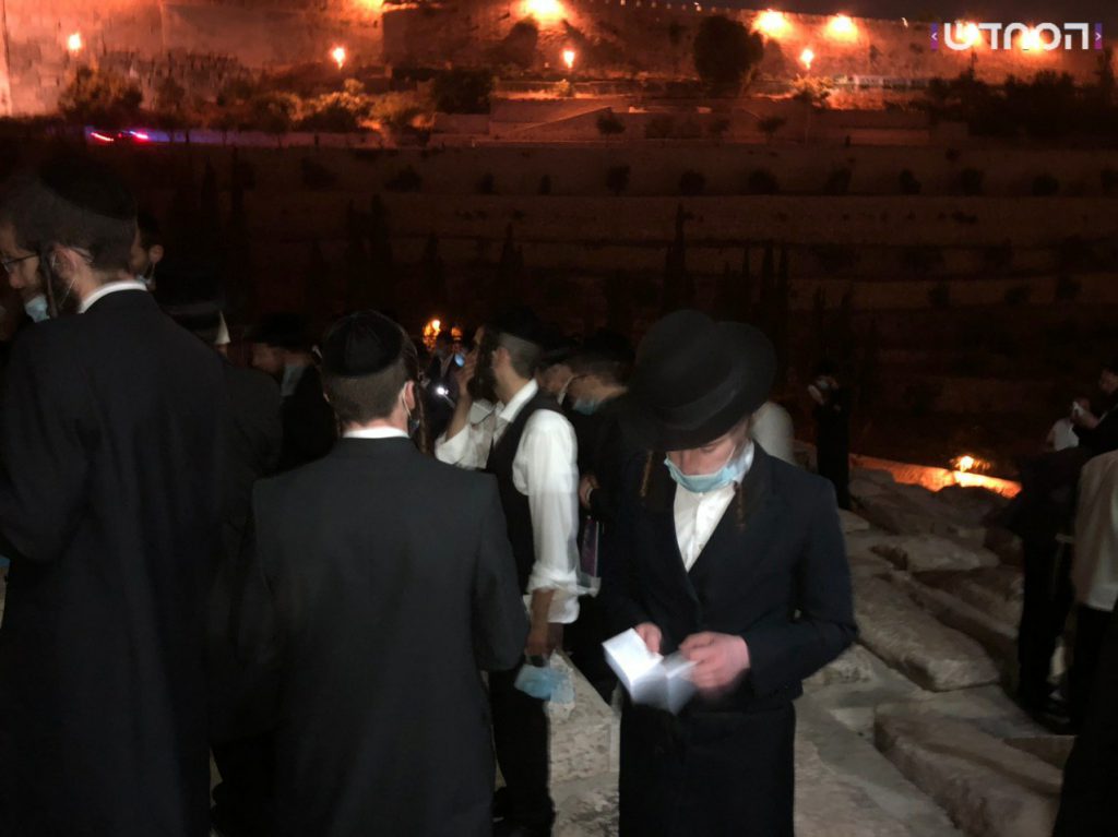 גלריה: הילולת ה'אור החיים' בהר הזיתים •צפו