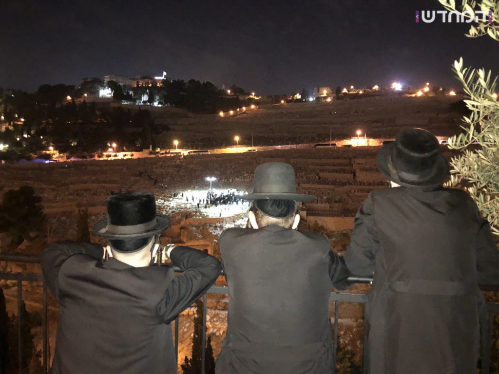 גלריה: הילולת ה'אור החיים' בהר הזיתים •צפו