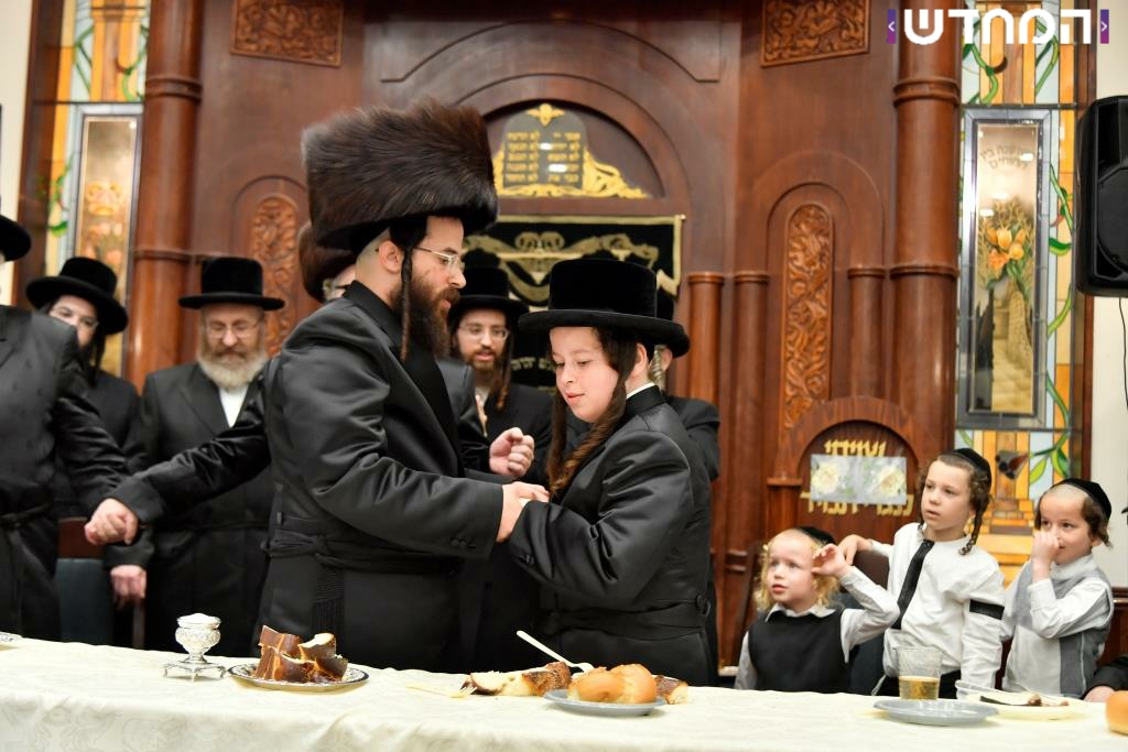 בן שלוש-עשרה למצוות: שמחת הבר מצוה לנכד האדמו"ר מבוהוש