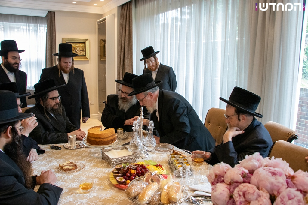 אבד"ק סאטמר ווילאמסבורג בביקור בעיר הבירה לונדון