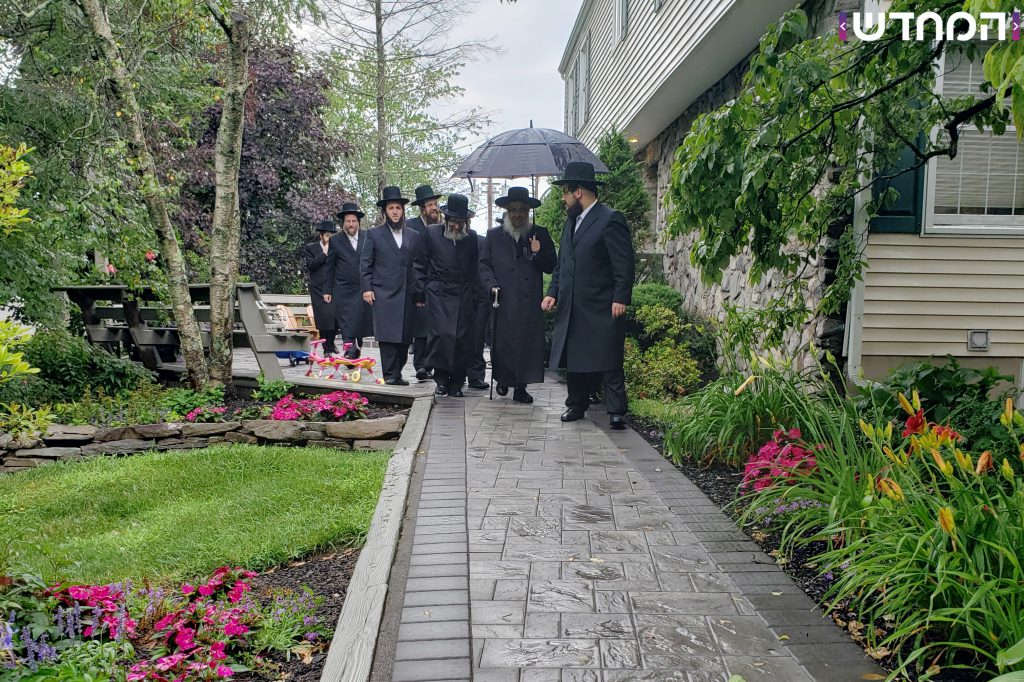 הרבי מסקולען בביקור בקרית יואל • גלריה