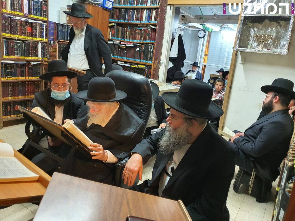 דַּרְכֵי צִיּוֹן אֲבֵלוֹת, מִבְּלִי בָּאֵי מוֹעֵד • שר התורה במגילת איכה דַּרְכֵי צִיּוֹן אֲבֵלוֹת, מִבְּלִי בָּאֵי מוֹעֵד • שר התורה במגילת איכה