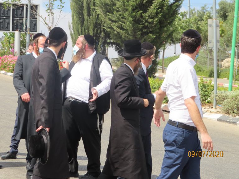 שוב רק החרדים והערבים ברשימה? משרד הבריאות הסיר מהסגר כמה ערים