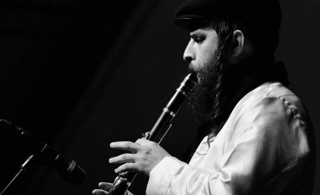 "האיש, הרדיו והמוזיקה" - דוד קליגר בראיון מרתק לרגל עשור ברדיו "האיש, הרדיו והמוזיקה" - דוד קליגר בראיון מרתק לרגל עשור ברדיו