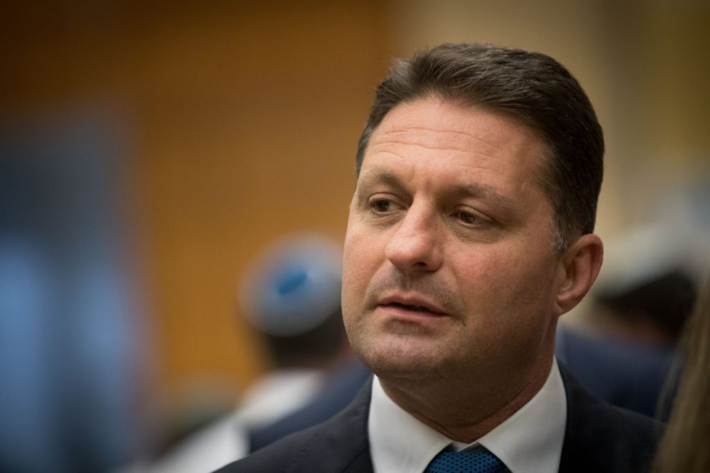 חיים ביבס לאוצר: תנו לנו לבנות בעצמינו