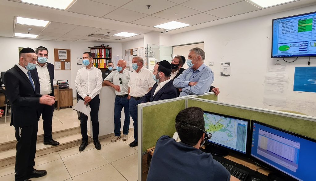 סגן שר התחבורה אורי מקלב ביקר במרכז השליטה הארצי של 'נתיב אקספרס'