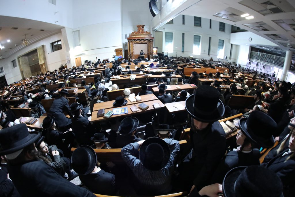 תיעוד: המשפיע הגה"צ רבי אלימלך בידרמן בדרשתו המסורתית בליל תשעה באב תיעוד: המשפיע הגה"צ רבי אלימלך בידרמן בדרשתו המסורתית בליל תשעה באב