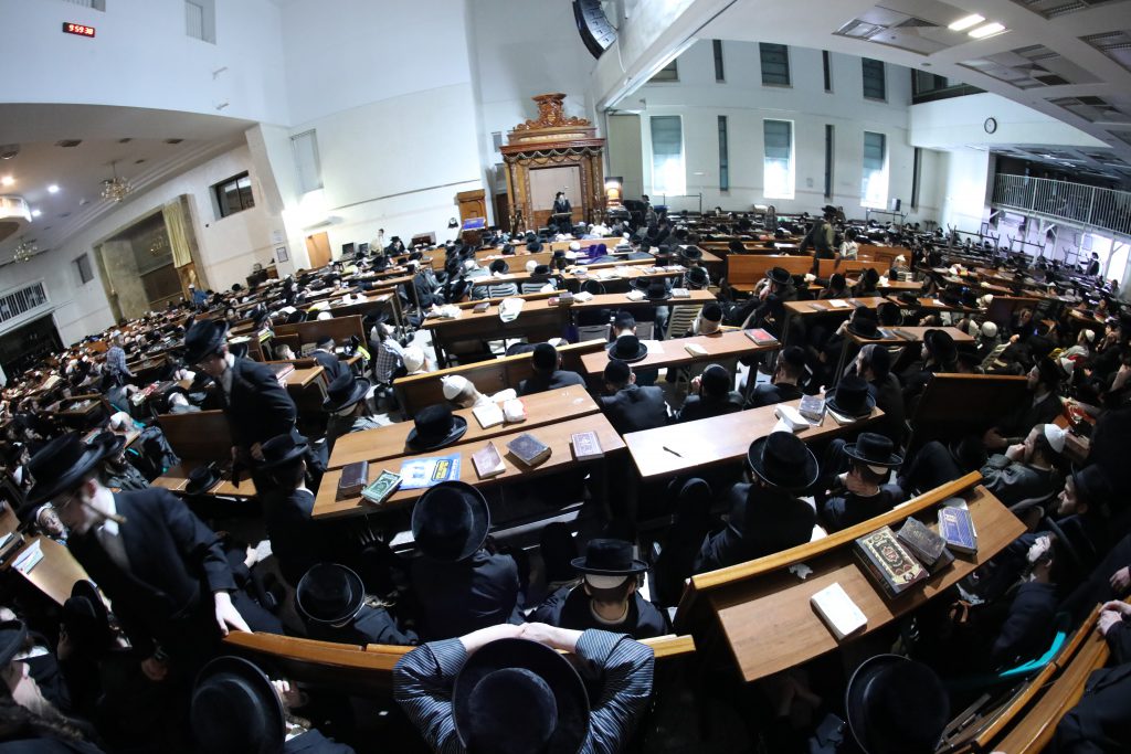 תיעוד: המשפיע הגה"צ רבי אלימלך בידרמן בדרשתו המסורתית בליל תשעה באב תיעוד: המשפיע הגה"צ רבי אלימלך בידרמן בדרשתו המסורתית בליל תשעה באב