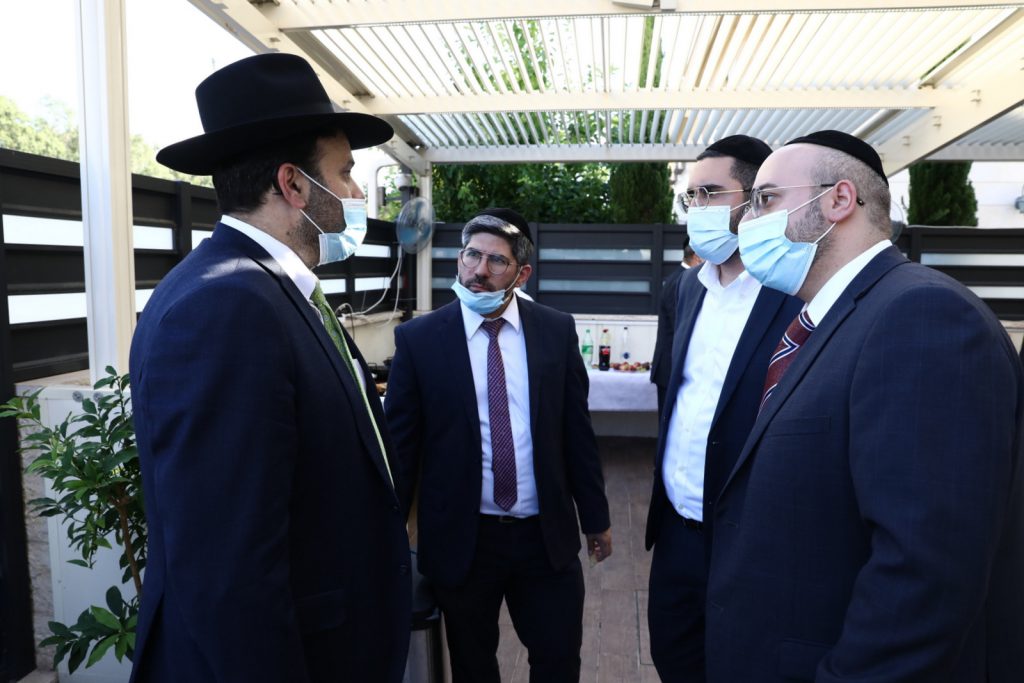 תיעוד: סיום כתיבת ס"ת מהודר לזכר שר הדתות הרב דוד אזולאי ז"ל תיעוד: סיום כתיבת ס"ת מהודר לזכר שר הדתות הרב דוד אזולאי ז"ל