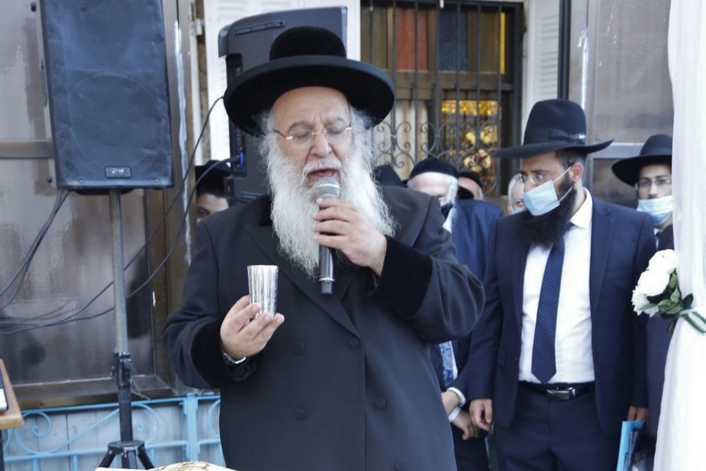 תיעוד: ר"י המקובלים 'נהר שלום' הגר"ב שמואל השיא את בנו תיעוד: ר"י המקובלים 'נהר שלום' הגר"ב שמואל השיא את בנו