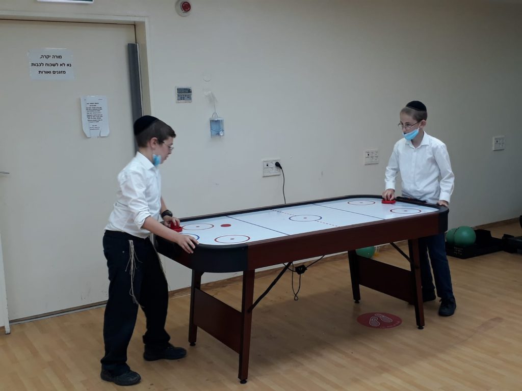 בין הזמנים ב'רמת שלמה': חדרי משחק ופעילות חוויתית לבני הישיבות