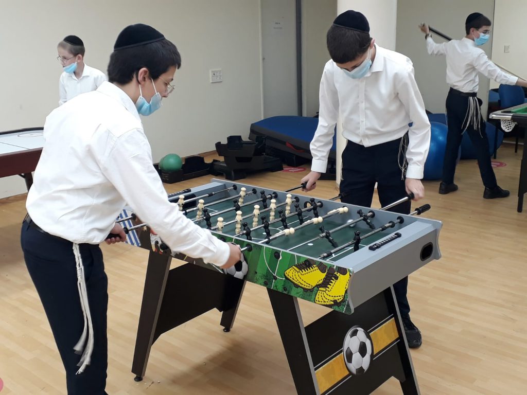 בין הזמנים ב'רמת שלמה': חדרי משחק ופעילות חוויתית לבני הישיבות