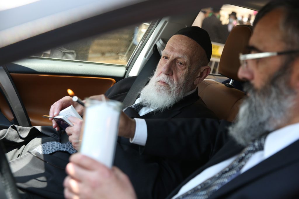 תיעוד: נשיא המועצת חכם שלום כהן במירון