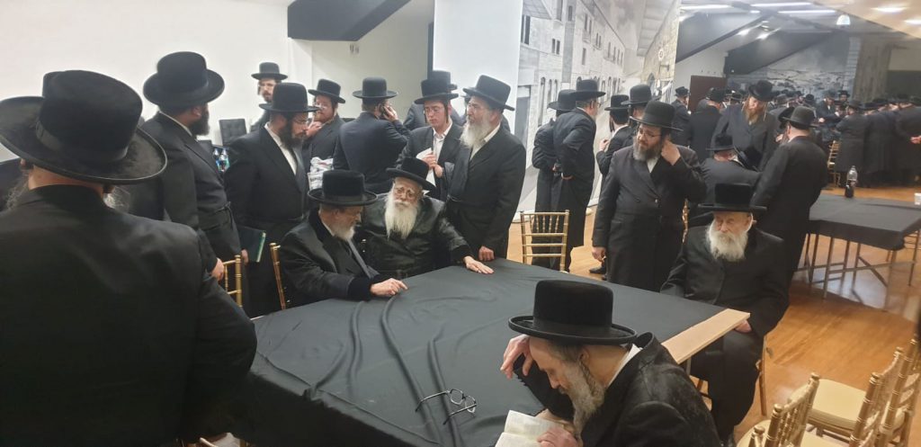 מראות חייו ותולדותיו של כ"ק האדמו"ר מסאדיגורה זצ"ל שהסתלק הלילה מראות חייו ותולדותיו של כ"ק האדמו"ר מסאדיגורה זצ"ל שהסתלק הלילה