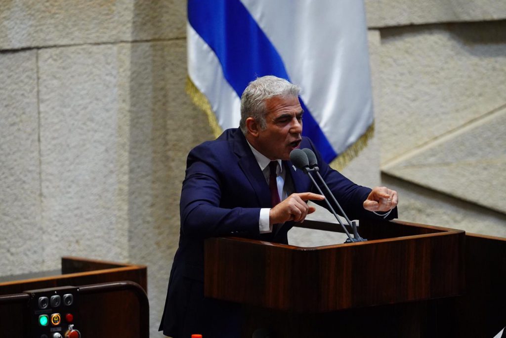 נדחתה הצעת לפיד: נתניהו יכול להרכיב ממשלה למרות כתבי האישום