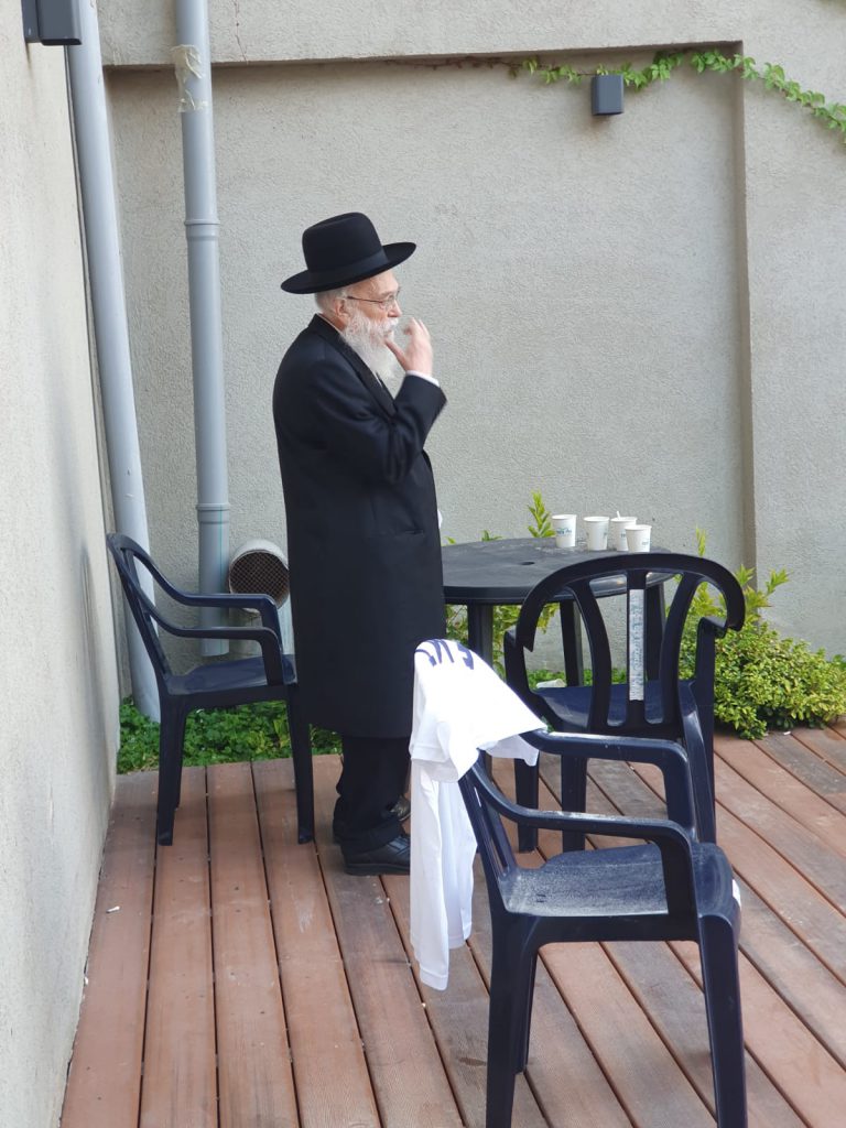 תיעוד: הדאצ'ה של הגאון רבי בנימין אלישיב בנתניה