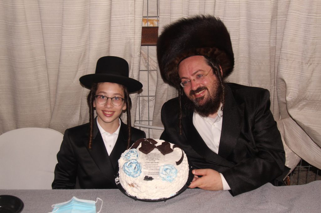 במרחב הפתוח: עורך דין נתן רוזנבלט סיים מסכת בבר מצוה לבנו