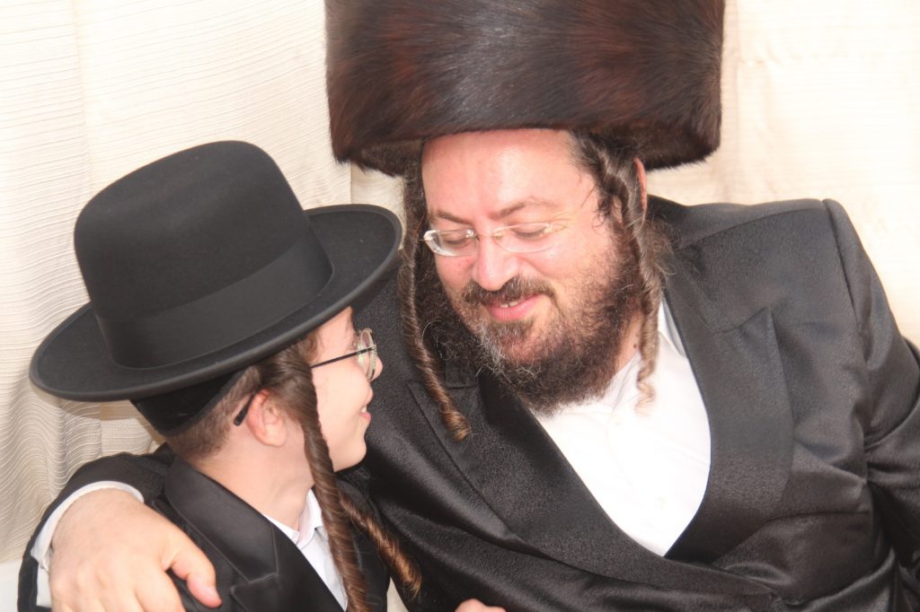 במרחב הפתוח: עורך דין נתן רוזנבלט סיים מסכת בבר מצוה לבנו