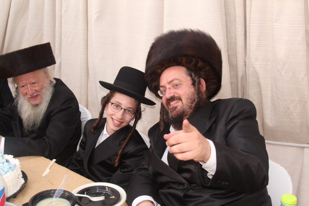 במרחב הפתוח: עורך דין נתן רוזנבלט סיים מסכת בבר מצוה לבנו