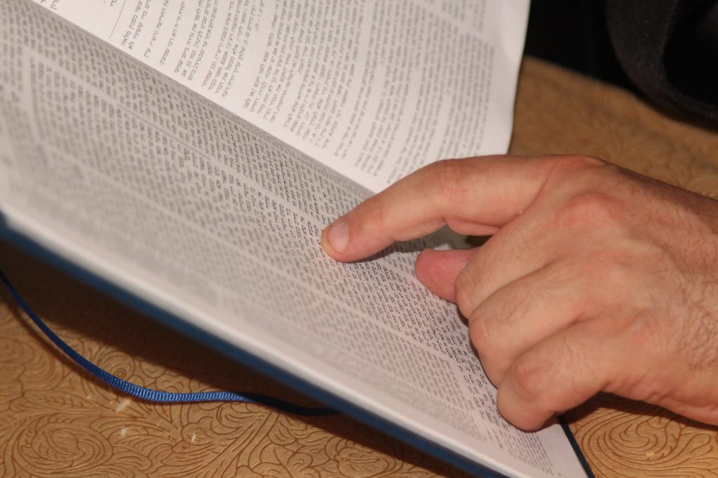 במרחב הפתוח: עורך דין נתן רוזנבלט סיים מסכת בבר מצוה לבנו