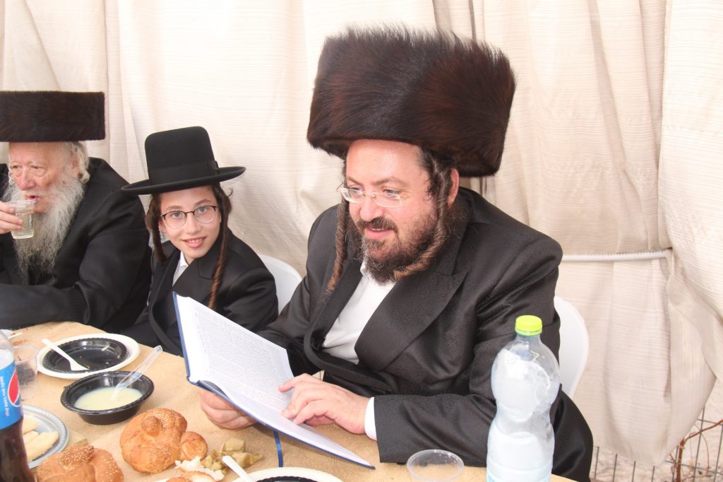 במרחב הפתוח: עורך דין נתן רוזנבלט סיים מסכת בבר מצוה לבנו