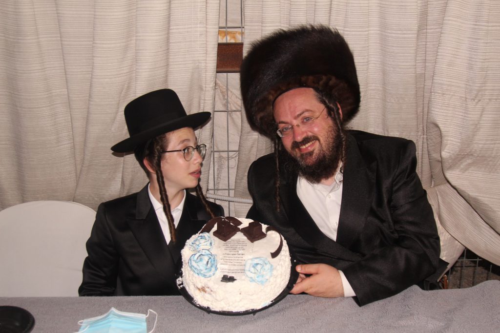 במרחב הפתוח: עורך דין נתן רוזנבלט סיים מסכת בבר מצוה לבנו