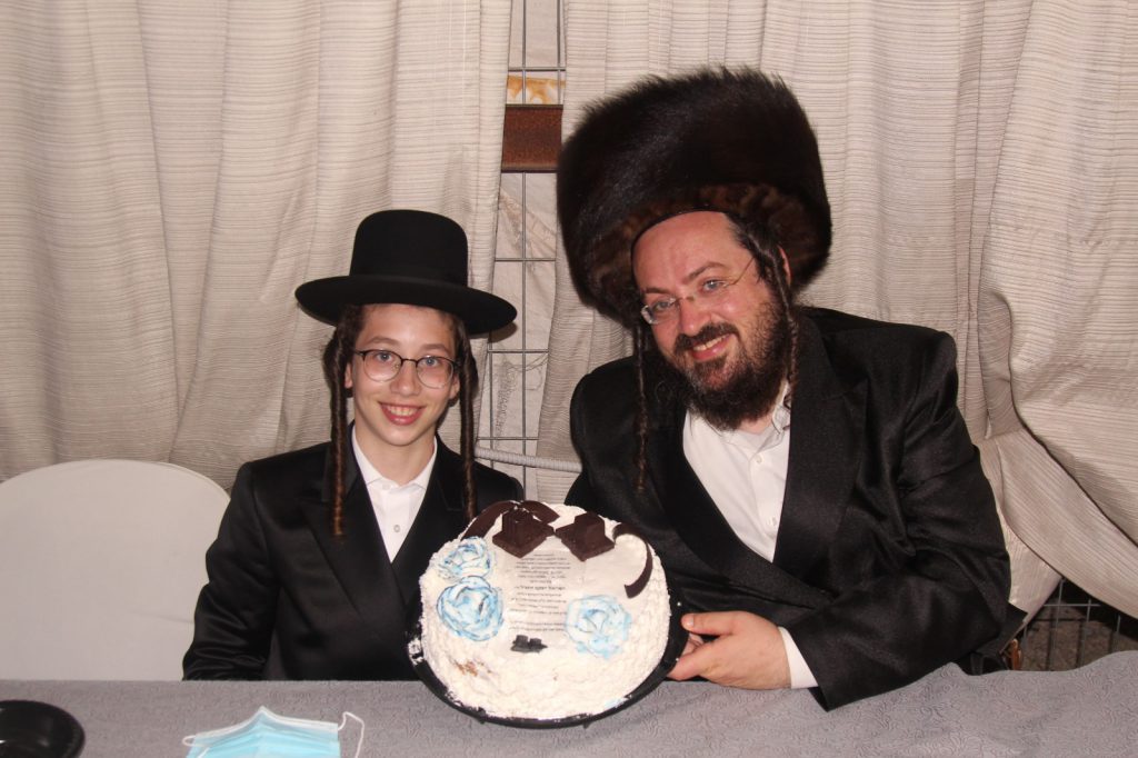 במרחב הפתוח: עורך דין נתן רוזנבלט סיים מסכת בבר מצוה לבנו