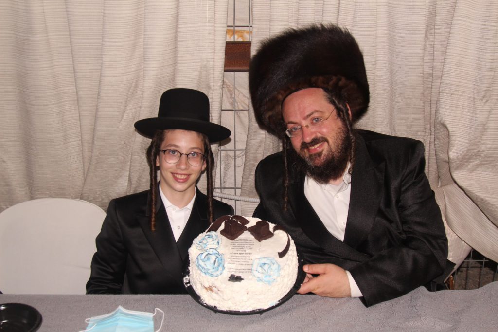 במרחב הפתוח: עורך דין נתן רוזנבלט סיים מסכת בבר מצוה לבנו