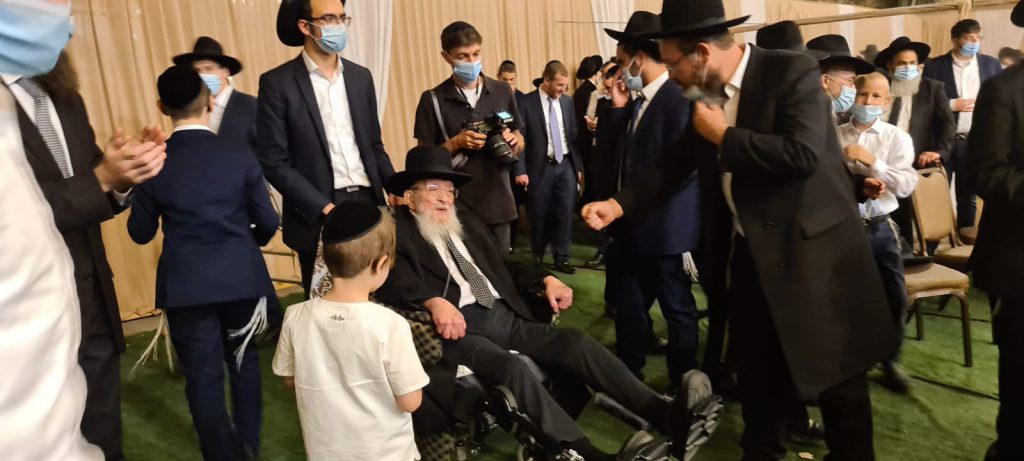 תיעוד: המשפיע הליטאי חיתן את בתו בחצר התלמוד תורה תיעוד: המשפיע הליטאי חיתן את בתו בחצר התלמוד תורה