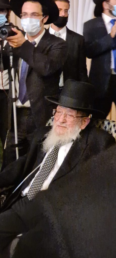 תיעוד: המשפיע הליטאי חיתן את בתו בחצר התלמוד תורה תיעוד: המשפיע הליטאי חיתן את בתו בחצר התלמוד תורה