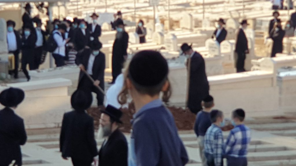 צפו: הלווית ראש ישיבת טעלז הגאון רבי חיים דב קעלר זצ"ל משיקגו לבני ברק