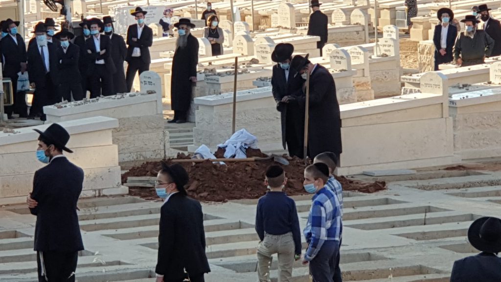 צפו: הלווית ראש ישיבת טעלז הגאון רבי חיים דב קעלר זצ"ל משיקגו לבני ברק