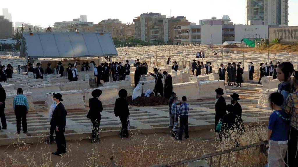 צפו: הלווית ראש ישיבת טעלז הגאון רבי חיים דב קעלר זצ"ל משיקגו לבני ברק