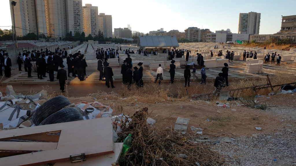 צפו: הלווית ראש ישיבת טעלז הגאון רבי חיים דב קעלר זצ"ל משיקגו לבני ברק