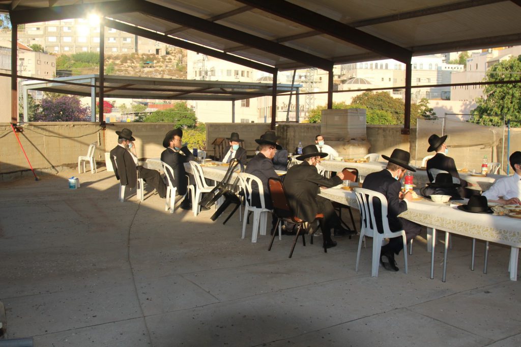 תיעוד: סיום מסכת נדה במרחב הפתוח בעיר מודיעין עילית