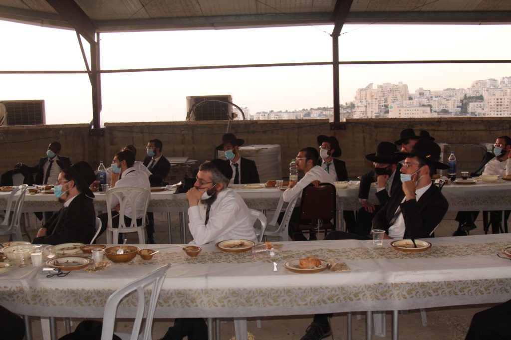 תיעוד: סיום מסכת נדה במרחב הפתוח בעיר מודיעין עילית