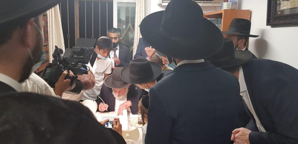 תיעוד: הכנסת ספר תורה לבית המדרש 'זכות אבות' ברוממה