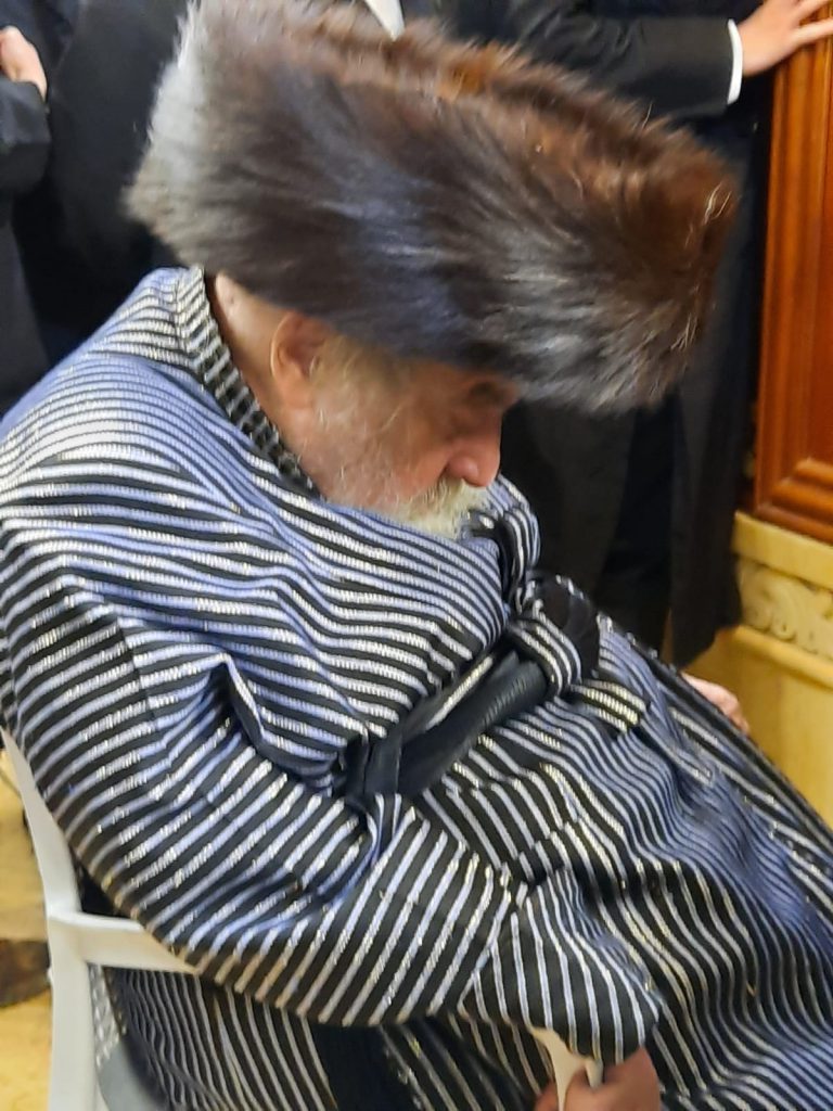 תיעוד ממירון: לאחר חצות הלילה גאב"ד קארלסבורג שקוע בלימוד