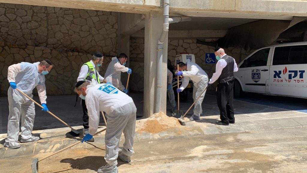 הסערה בעקבות התיעוד ב'המחדש': בזק"א אספו את הדליפה מהקברים