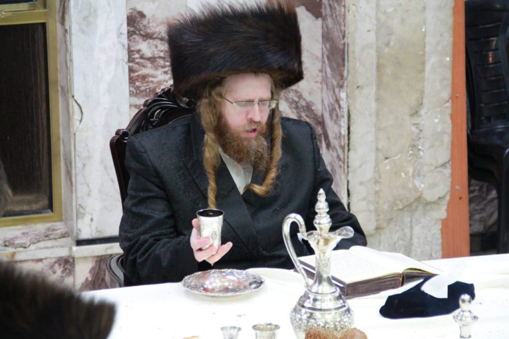 תיעוד: השבת הראשונה בראשות ה'ממשיך' בשומרי אמונים