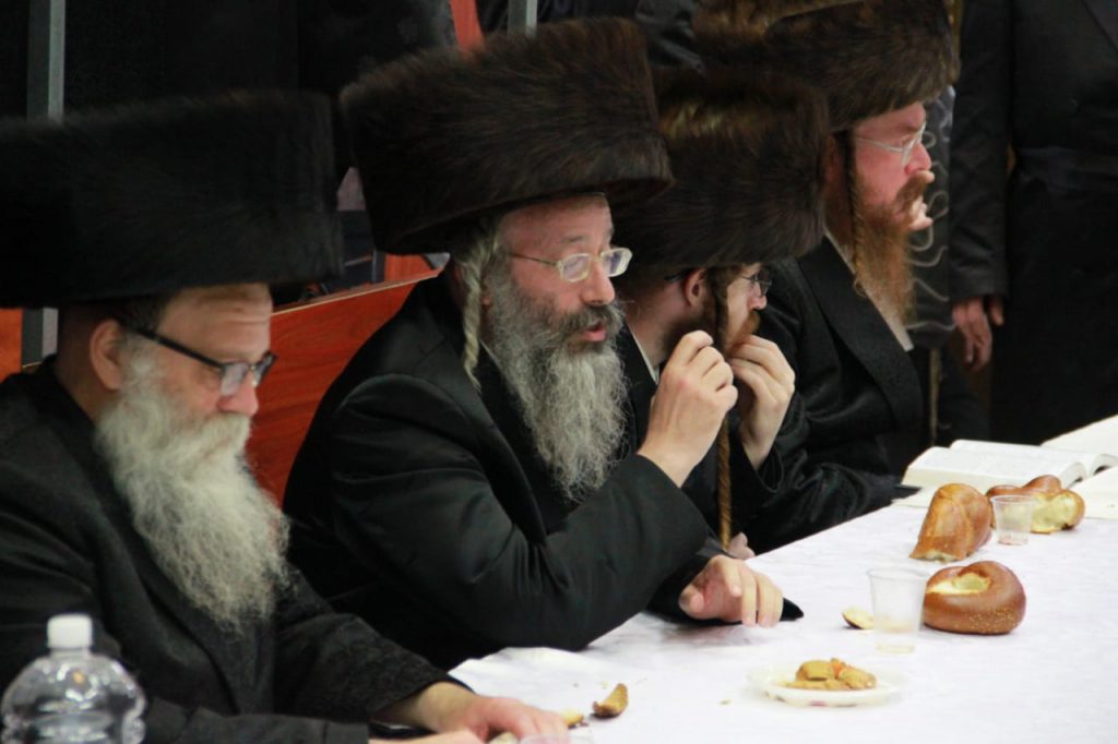 תיעוד: השבת הראשונה בראשות ה'ממשיך' בשומרי אמונים