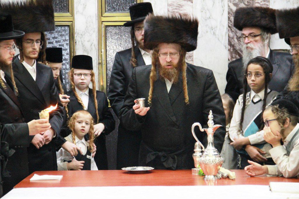 תיעוד: השבת הראשונה בראשות ה'ממשיך' בשומרי אמונים