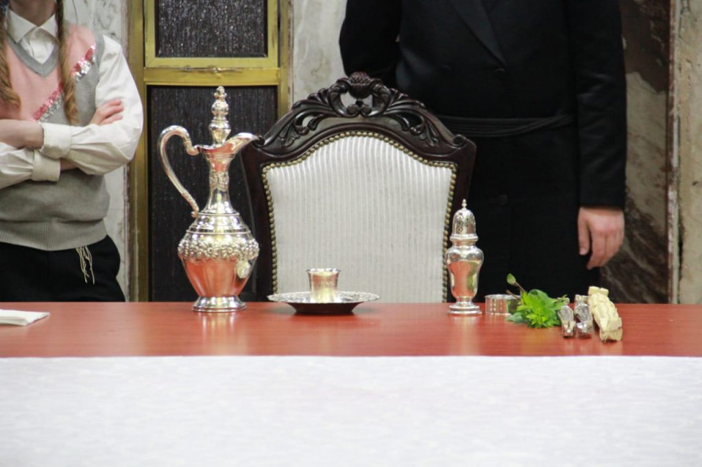 תיעוד: השבת הראשונה בראשות ה'ממשיך' בשומרי אמונים