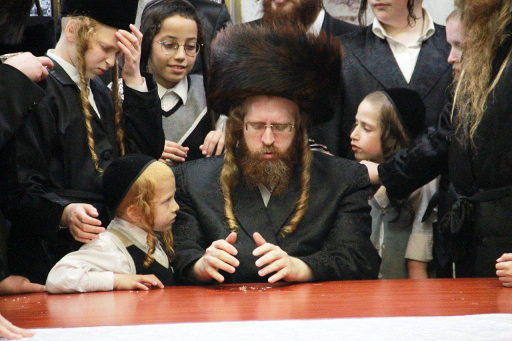 תיעוד: השבת הראשונה בראשות ה'ממשיך' בשומרי אמונים