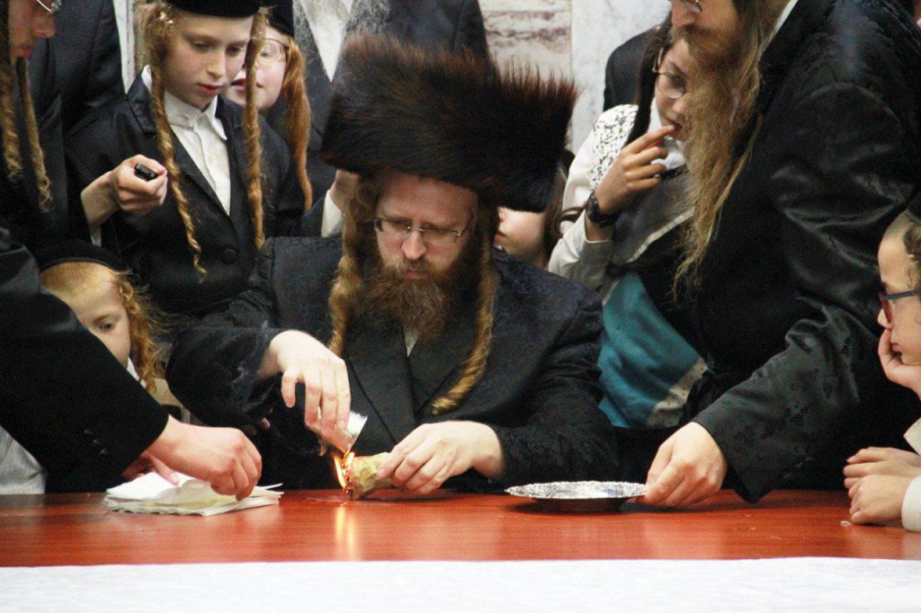 תיעוד: השבת הראשונה בראשות ה'ממשיך' בשומרי אמונים