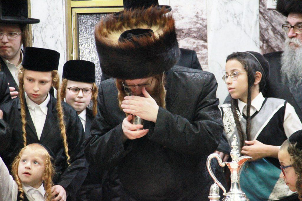 תיעוד: השבת הראשונה בראשות ה'ממשיך' בשומרי אמונים